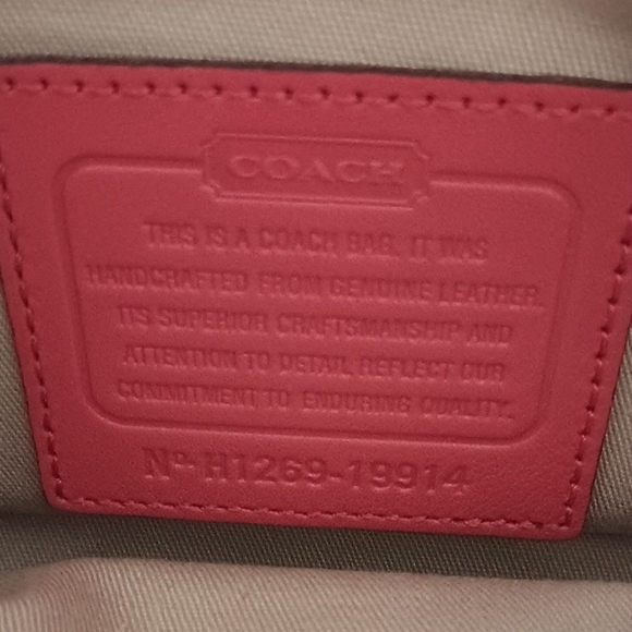 Coach Red Leather Crossbody Bag with Tassel and Flap Closure - Picture 5 of 5